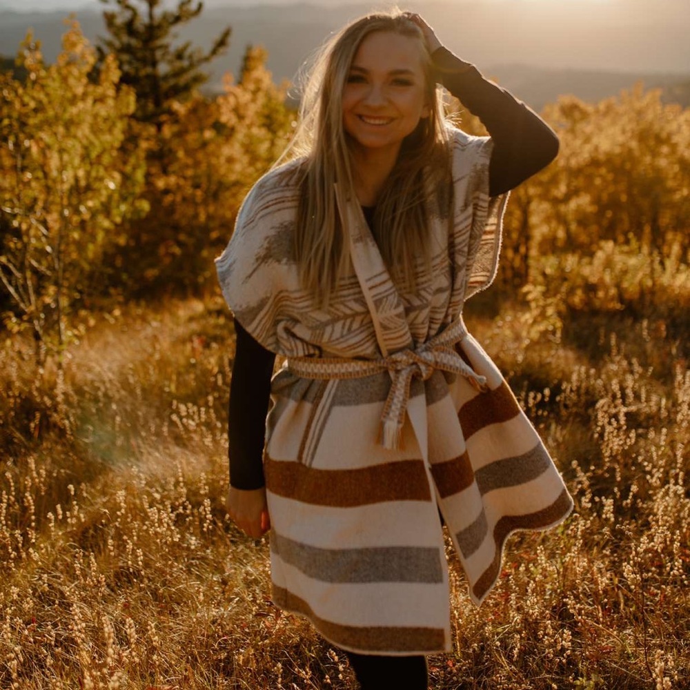 Yellowstone Vest - Picture 2 of 4